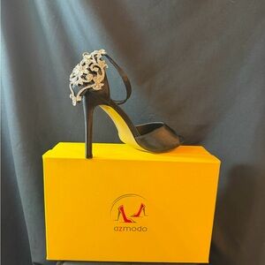 Azmondo black heeled Sandal with Rhinestone Embellishments. BNIB. Size 7.5